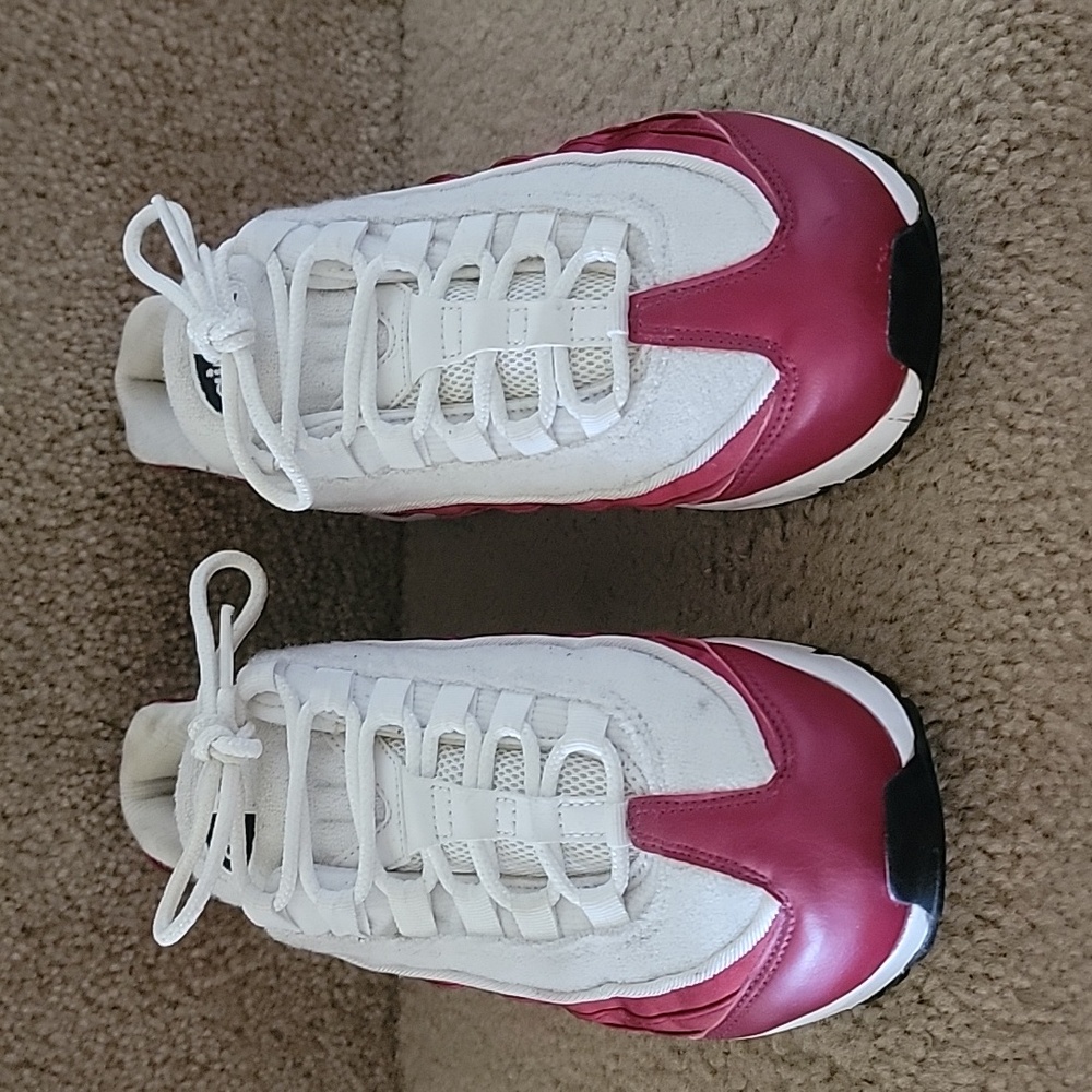 Nike Air Max 95 Size US8 Red & White